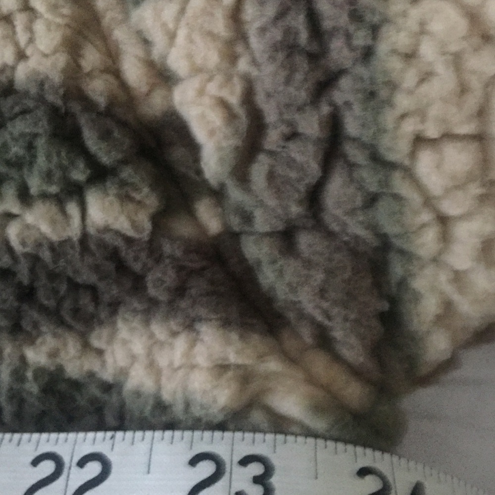 New Camo Sherpa Fleece Pullover, Unisex - Picture 6 of 7